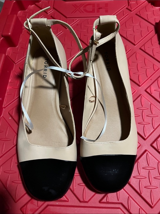 Torrid Shoes - Torrid Beige and Black Ankle-Strap Cap Toe Flats SZ 13WW. Worn once to a wedding
